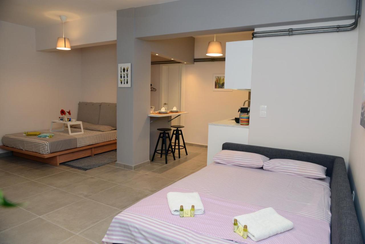 Olive Tree Deluxe Under Acropolis Apartment